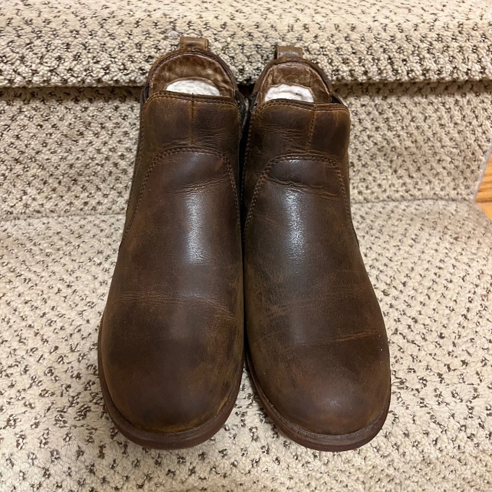 UGS Chelsea Winter Boots